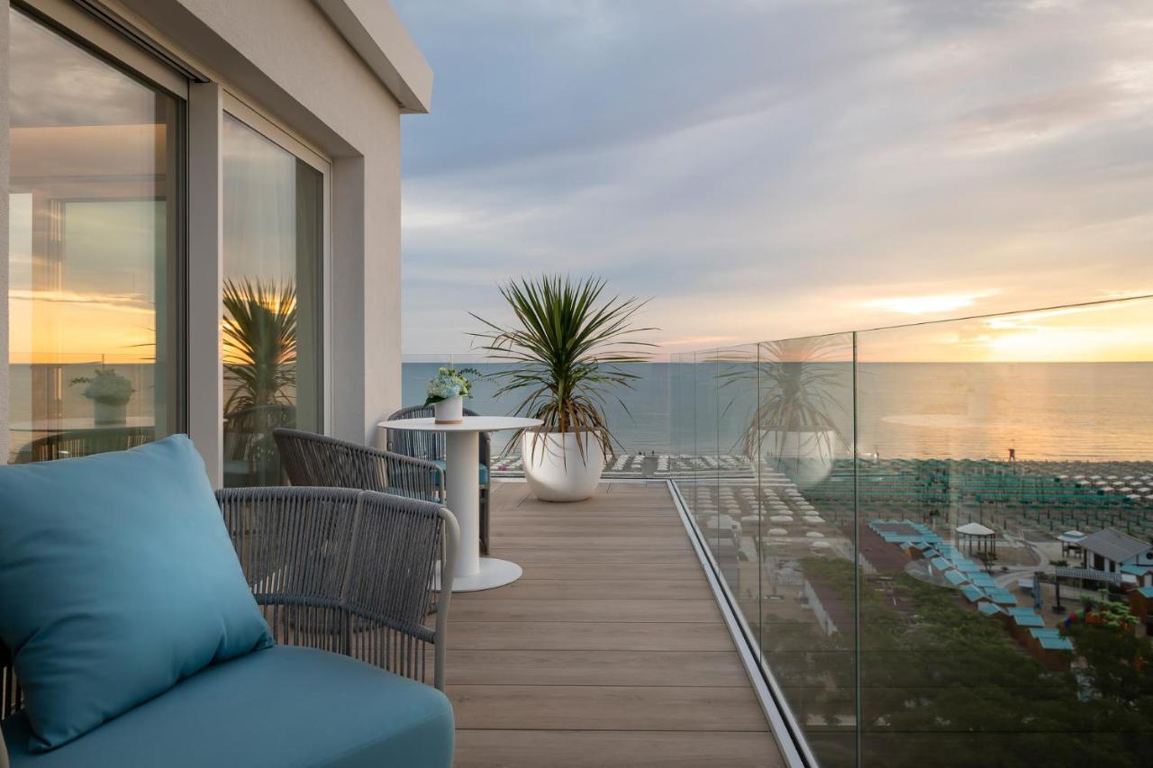 Atlantic Hotel & Spa Riccione Exterior foto