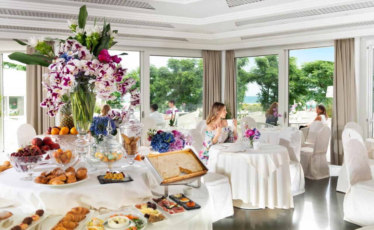 Atlantic Hotel & Spa Riccione Exterior foto