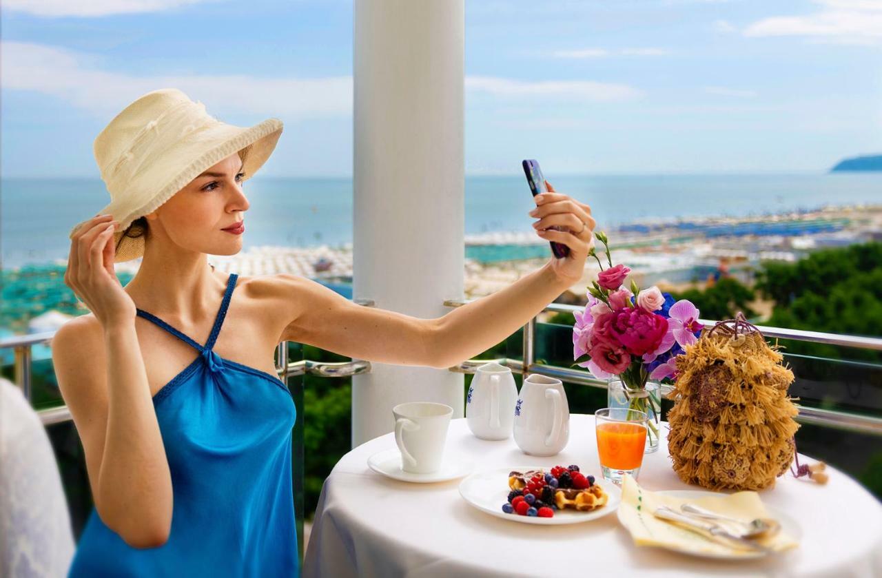 Atlantic Hotel & Spa Riccione Exterior foto