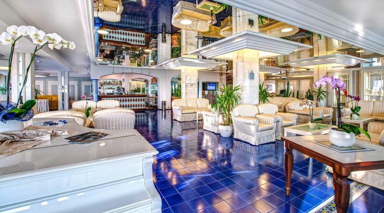 Atlantic Hotel & Spa Riccione Exterior foto